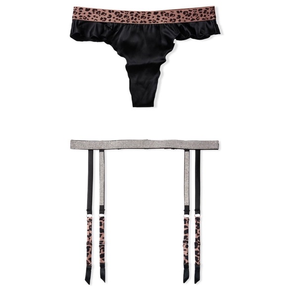 Victoria’s Secret VERY SEXY
Shine Strap Garter Belt in Nougat Leopard + Thong - Picture 1 of 3